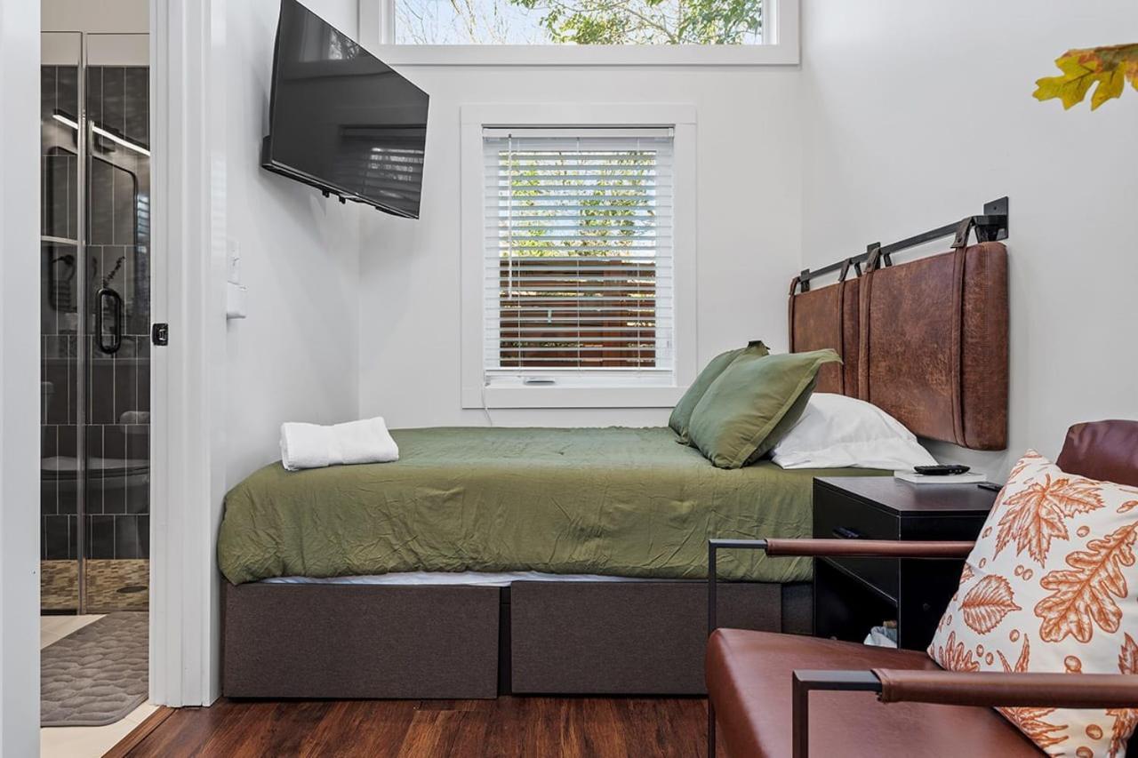 The Acorn - Tiny House In Historic Oakwood Vila Raleigh Exterior foto